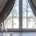 50's Charm By The With Sauna, Free Parking, 5 Bedrooms ラハティ