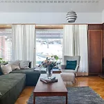 別荘 50's Charm By The With Sauna, Free Parking, 5 Bedrooms