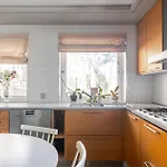 50's Charm By The With Sauna, Free Parking, 5 Bedrooms ラハティ