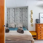 別荘 50's Charm By The With Sauna, Free Parking, 5 Bedrooms *
