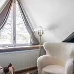 別荘 50's Charm By The With Sauna, Free Parking, 5 Bedrooms ラハティ