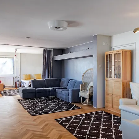 50's Charm By The With Sauna, Free Parking, 5 Bedrooms Holiday home Lahti