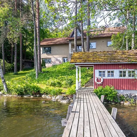 50's Charm By The With Sauna, Free Parking, 5 Bedrooms