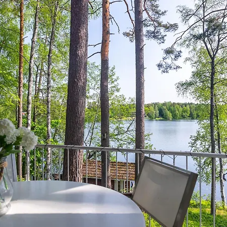 50's Charm By The With Sauna, Free Parking, 5 Bedrooms Feriehus Lahti