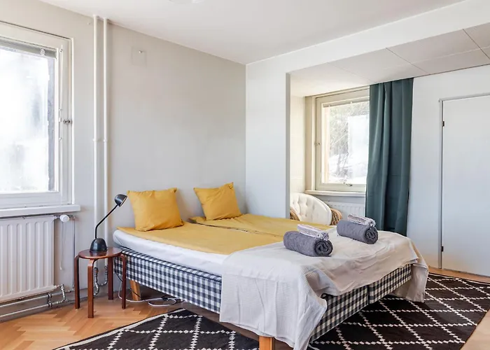 50's Charm By The With Sauna, Free Parking, 5 Bedrooms