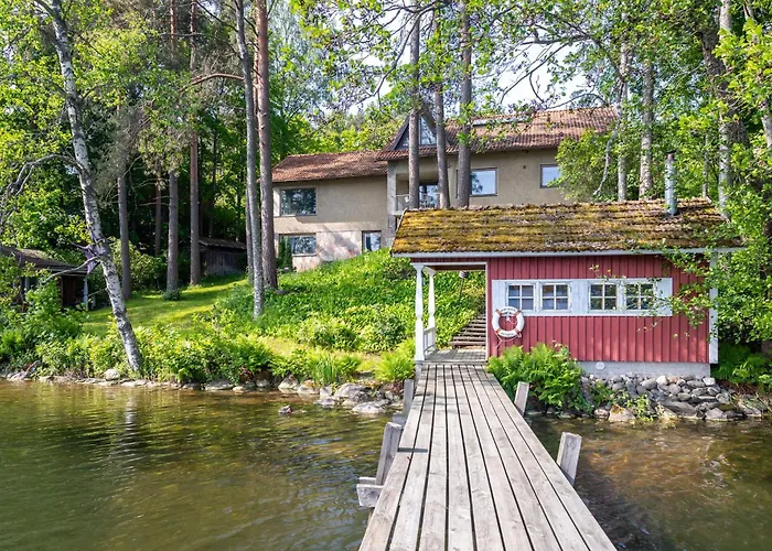 50's Charm By The With Sauna, Free Parking, 5 Bedrooms