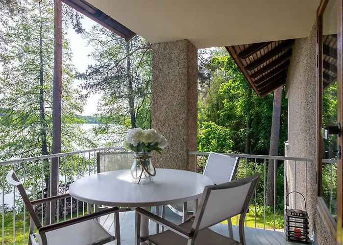 50's Charm By The With Sauna, Free Parking, 5 Bedrooms