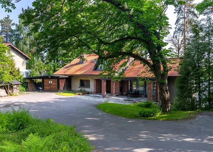 50's Charm By The With Sauna, Free Parking, 5 Bedrooms